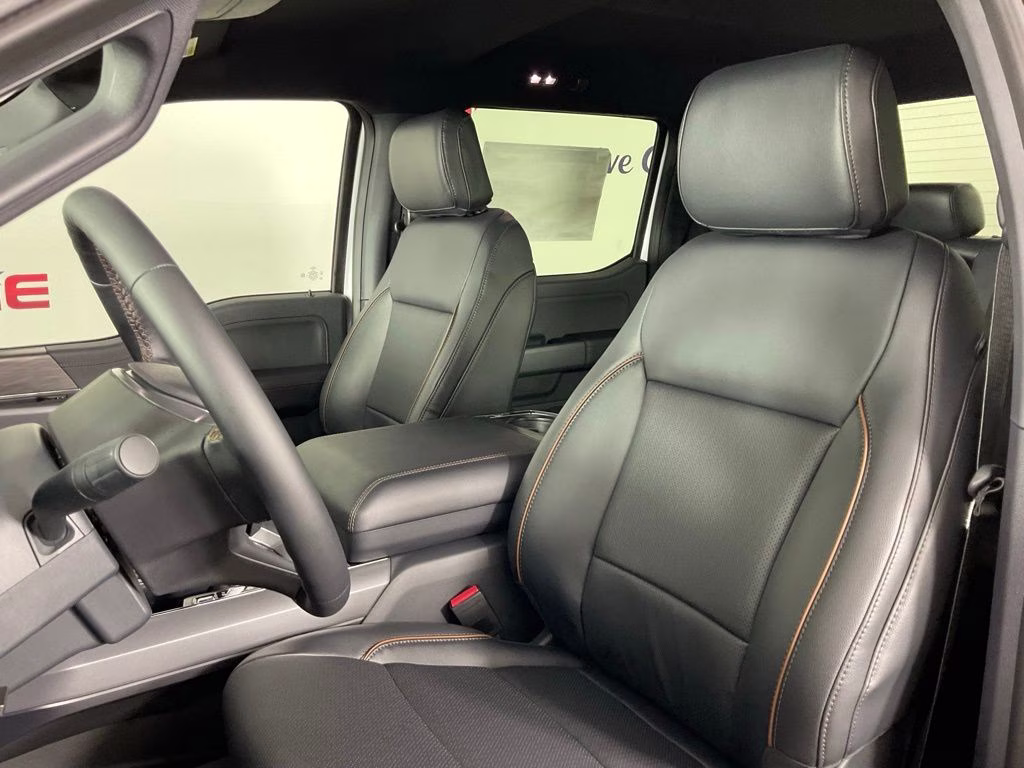 2026 Oxford White Ford F-150 Lariat RWD Truck
