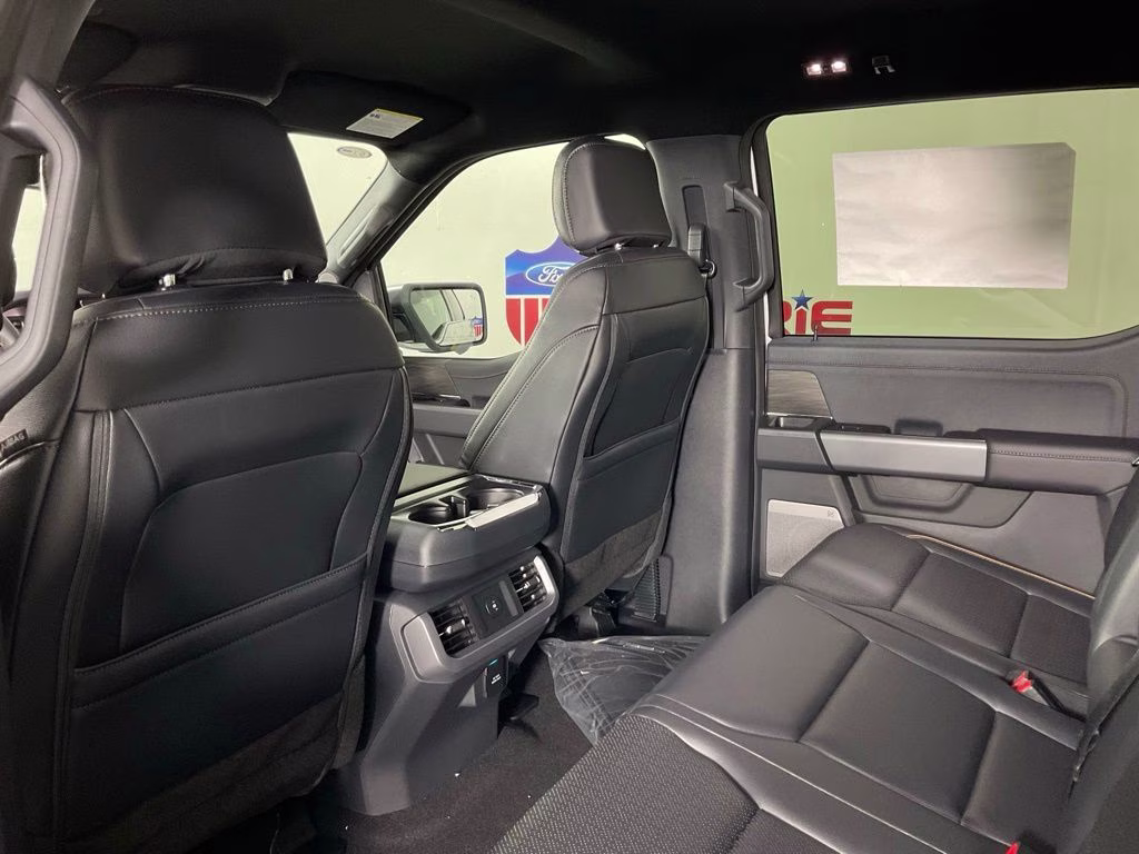 2026 Oxford White Ford F-150 Lariat RWD Truck