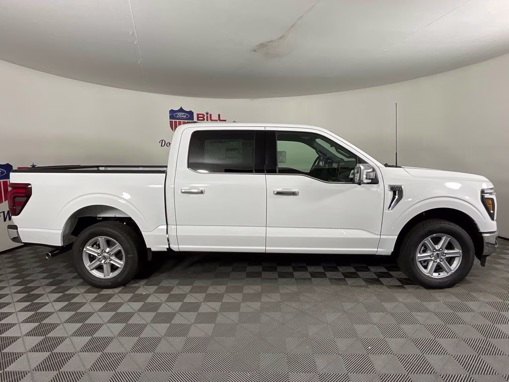 2026 Oxford White Ford F-150 Lariat RWD Truck