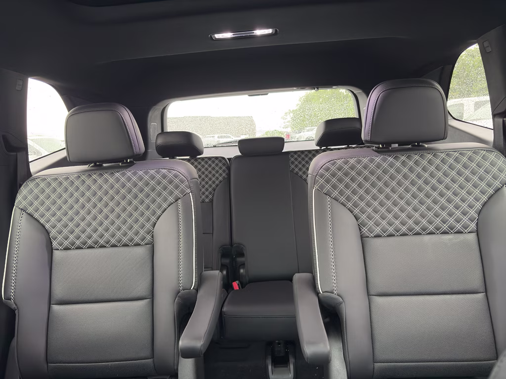 2025 Sterling Metallic GMC Acadia FWD Denali FWD SUV