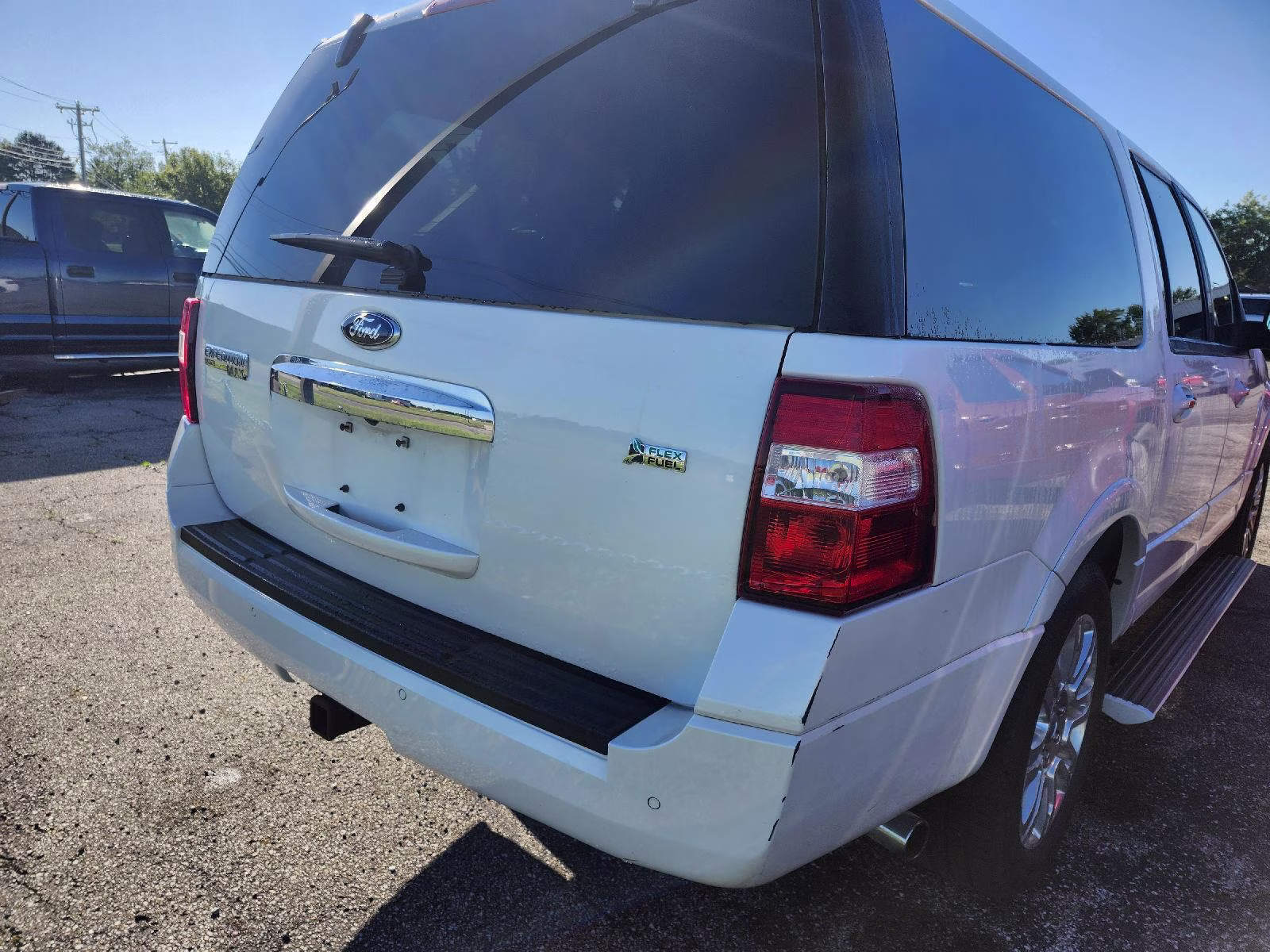 2014 White Platinum Metallic Tri-Coat Ford Expedition EL Limited 4X4 SUV