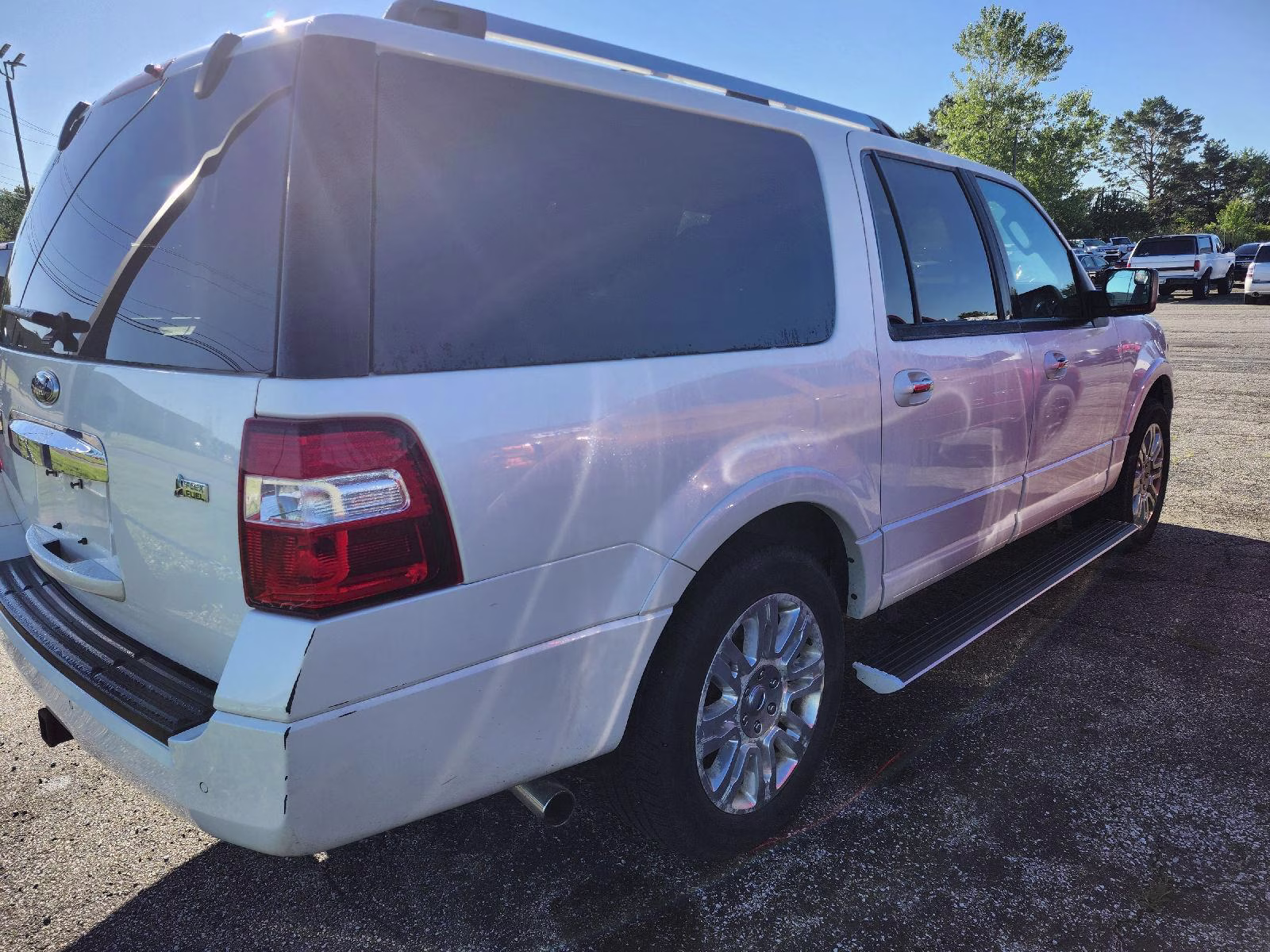 2014 White Platinum Metallic Tri-Coat Ford Expedition EL Limited 4X4 SUV
