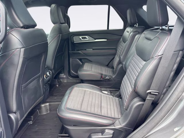 2025 Gray Metallic Ford Explorer ST-Line 4X4 SUV
