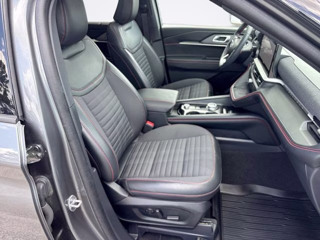 2025 Gray Metallic Ford Explorer ST-Line 4X4 SUV