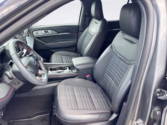 2025 Gray Metallic Ford Explorer ST-Line 4X4 SUV