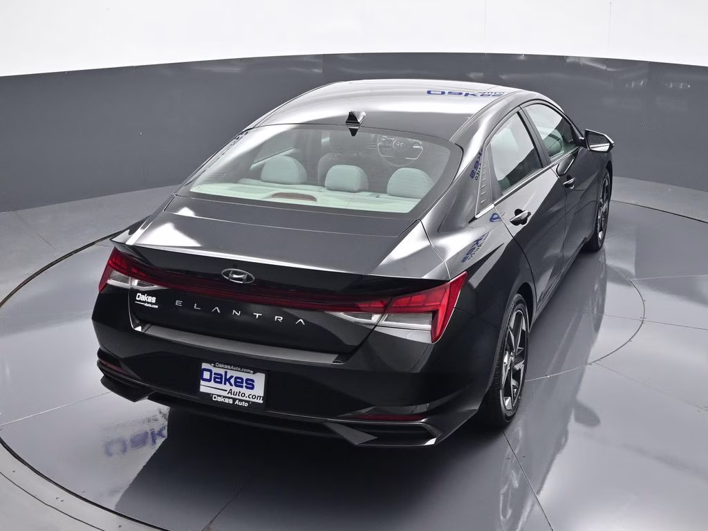 2022 Phantom Black Hyundai Elantra SEL FWD Sedan