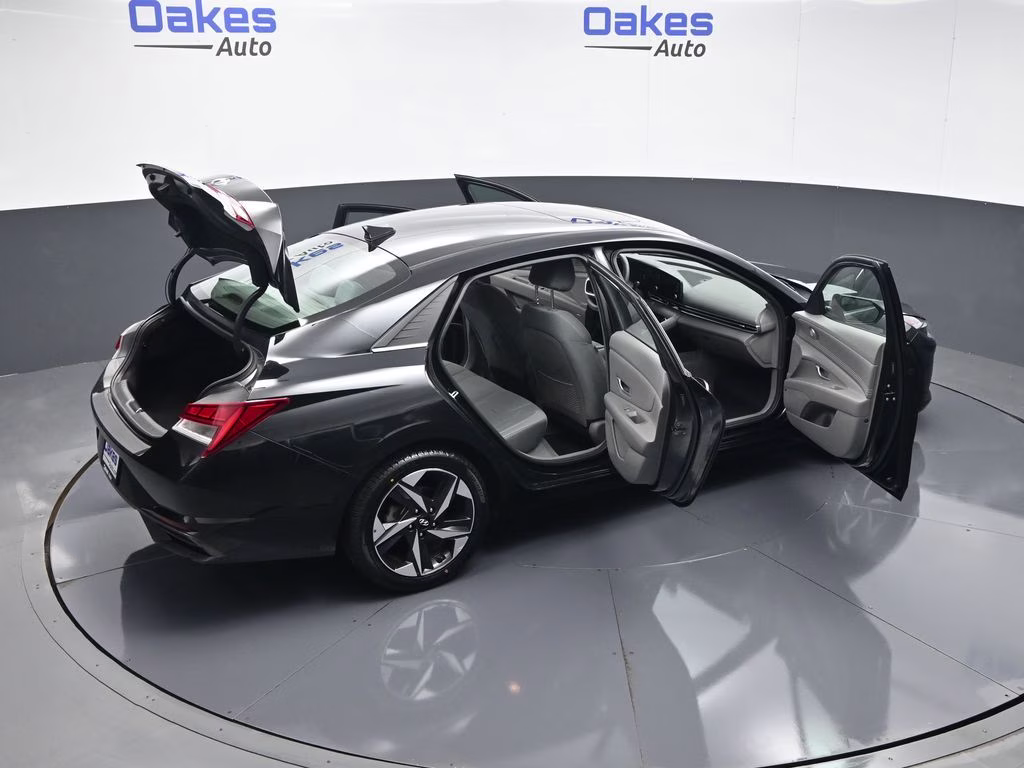 2022 Phantom Black Hyundai Elantra SEL FWD Sedan
