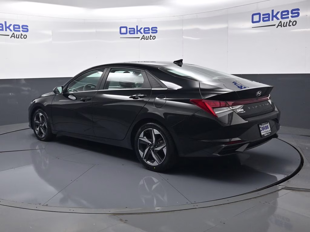 2022 Phantom Black Hyundai Elantra SEL FWD Sedan