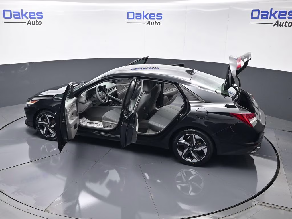 2022 Phantom Black Hyundai Elantra SEL FWD Sedan