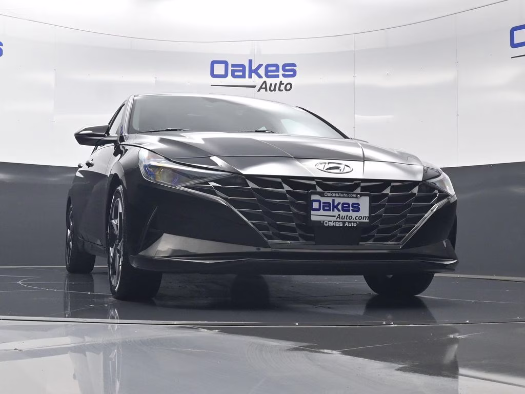 2022 Phantom Black Hyundai Elantra SEL FWD Sedan