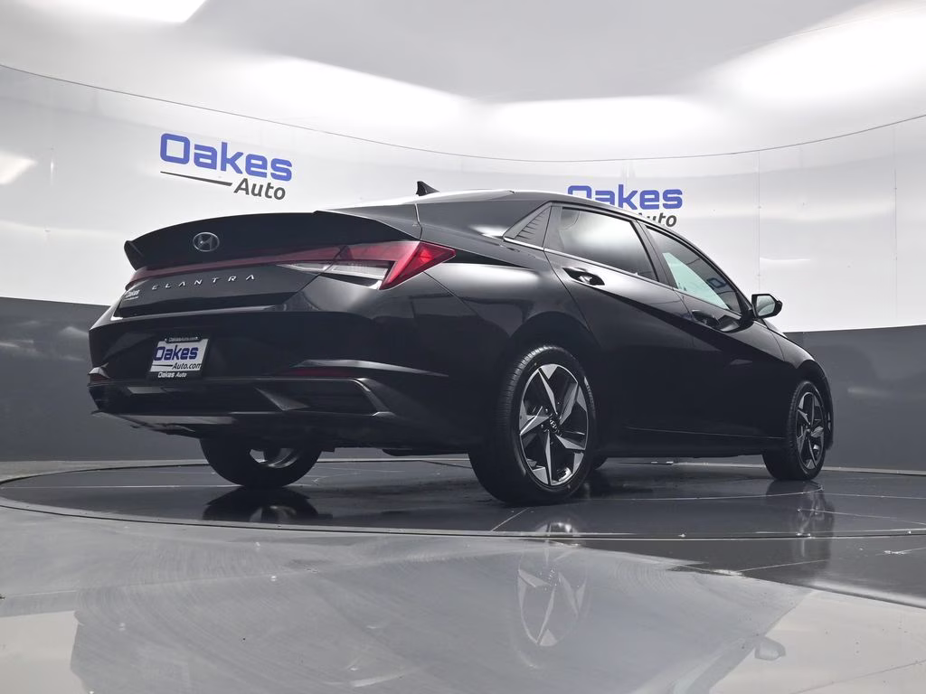 2022 Phantom Black Hyundai Elantra SEL FWD Sedan