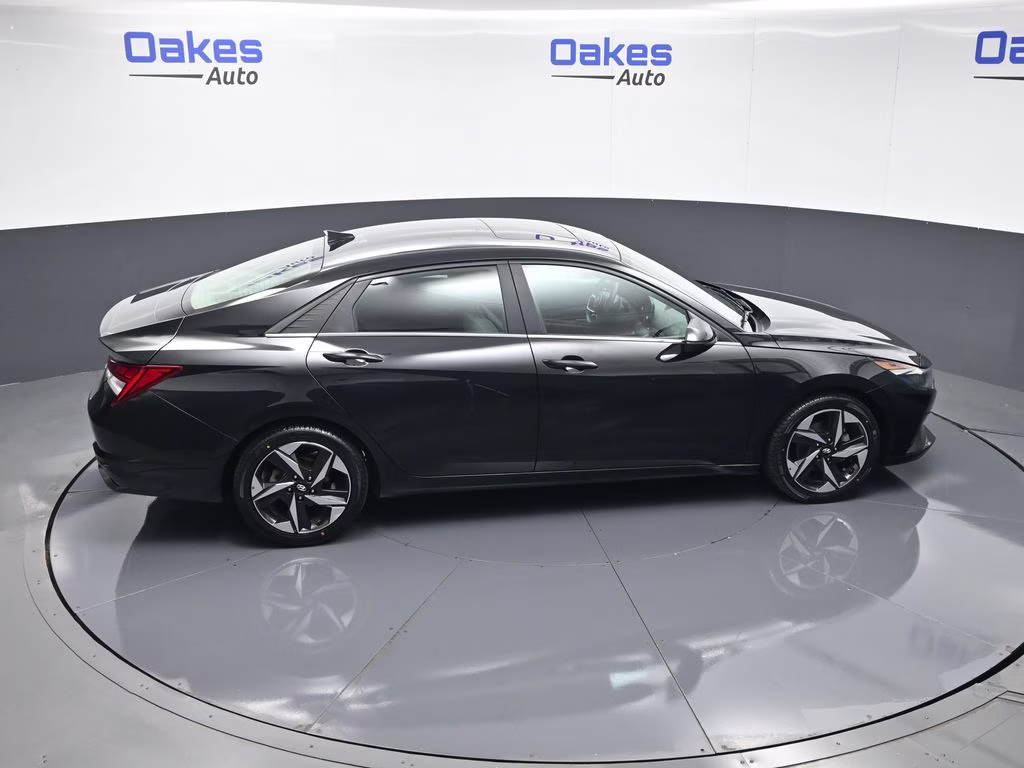 2022 Phantom Black Hyundai Elantra SEL FWD Sedan