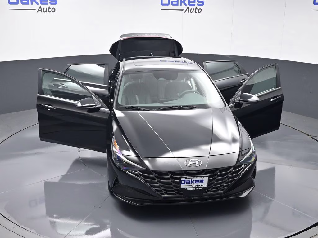 2022 Phantom Black Hyundai Elantra SEL FWD Sedan