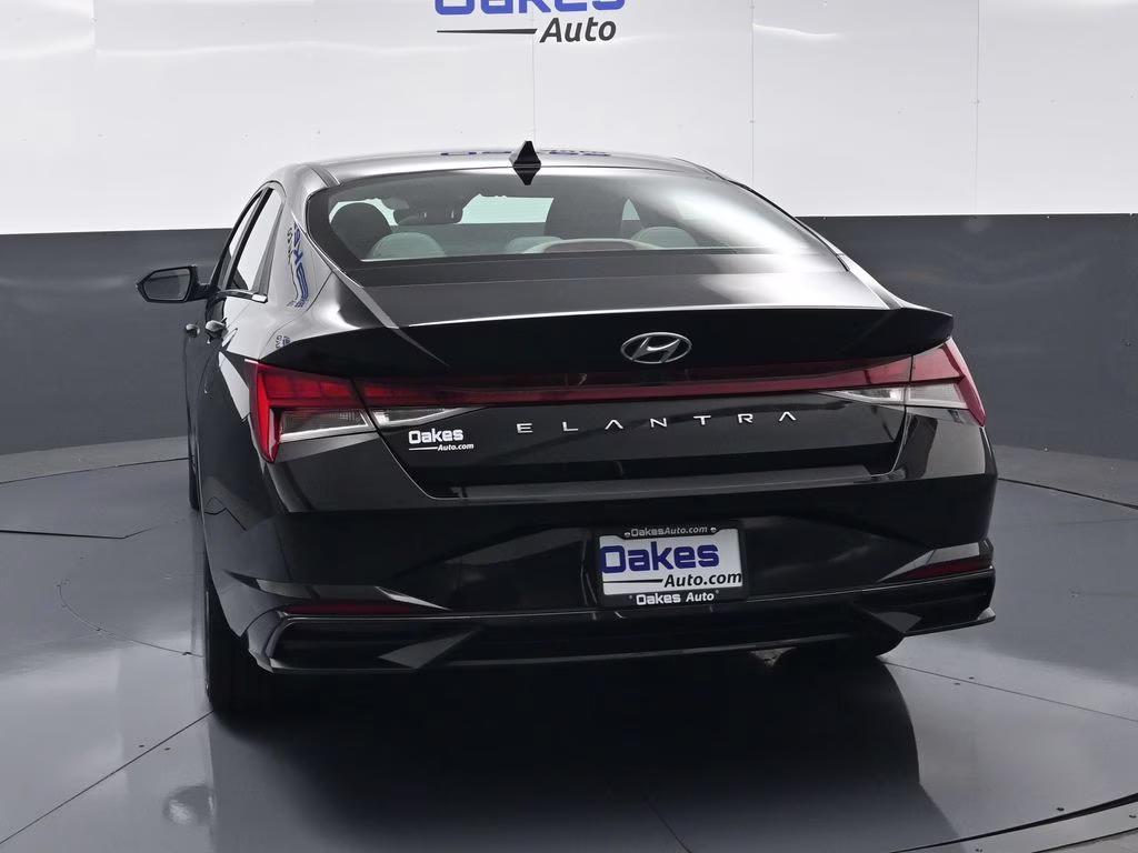 2022 Phantom Black Hyundai Elantra SEL FWD Sedan