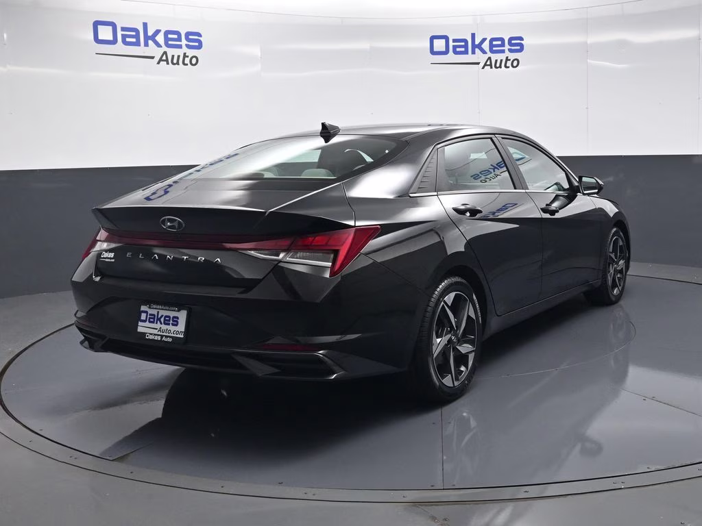 2022 Phantom Black Hyundai Elantra SEL FWD Sedan