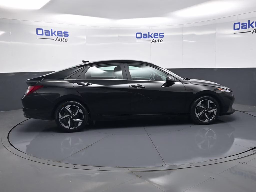 2022 Phantom Black Hyundai Elantra SEL FWD Sedan
