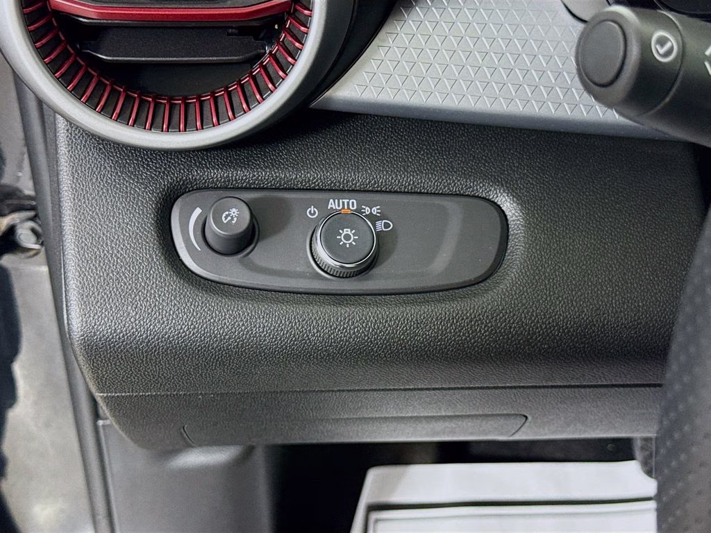 2025 Mosaic Black Metallic Chevrolet Trax 1RS FWD SUV