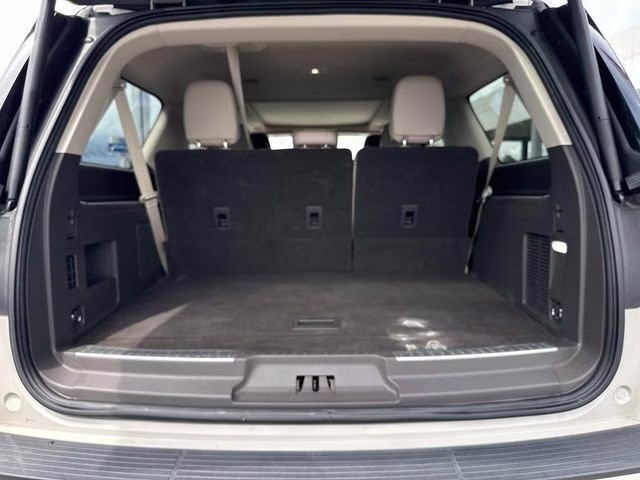 2023 Pearl Metallic Lincoln Navigator L Reserve RWD SUV