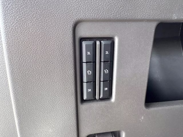 2023 Pearl Metallic Lincoln Navigator L Reserve RWD SUV