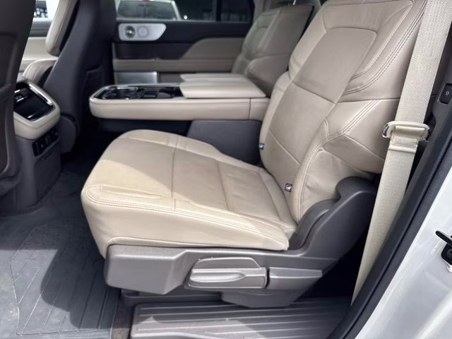 2023 Pearl Metallic Lincoln Navigator L Reserve RWD SUV