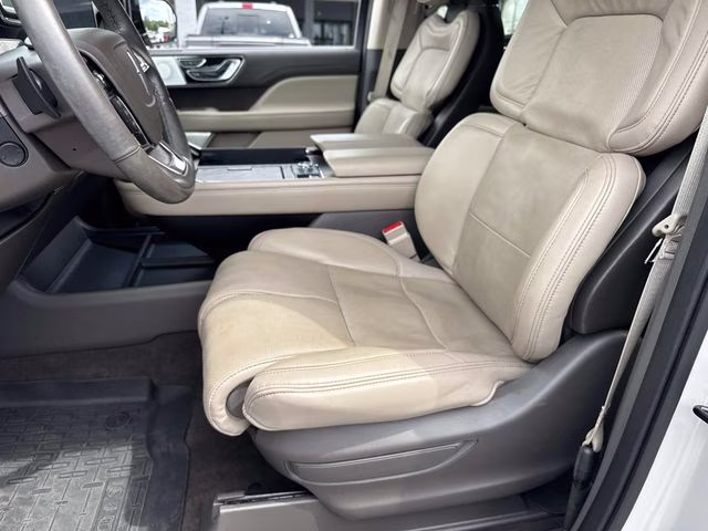 2023 Pearl Metallic Lincoln Navigator L Reserve RWD SUV
