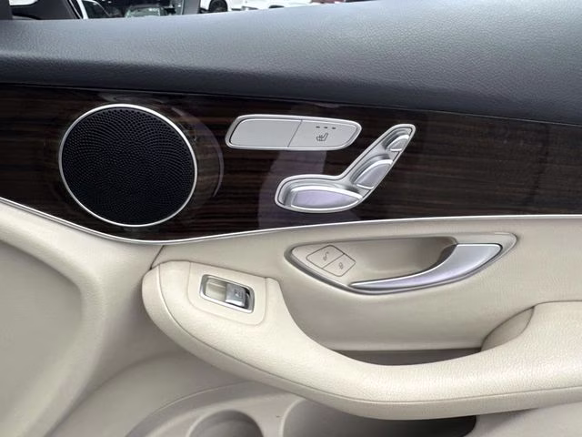 2022 White Mercedes-Benz GLC GLC 300 RWD SUV
