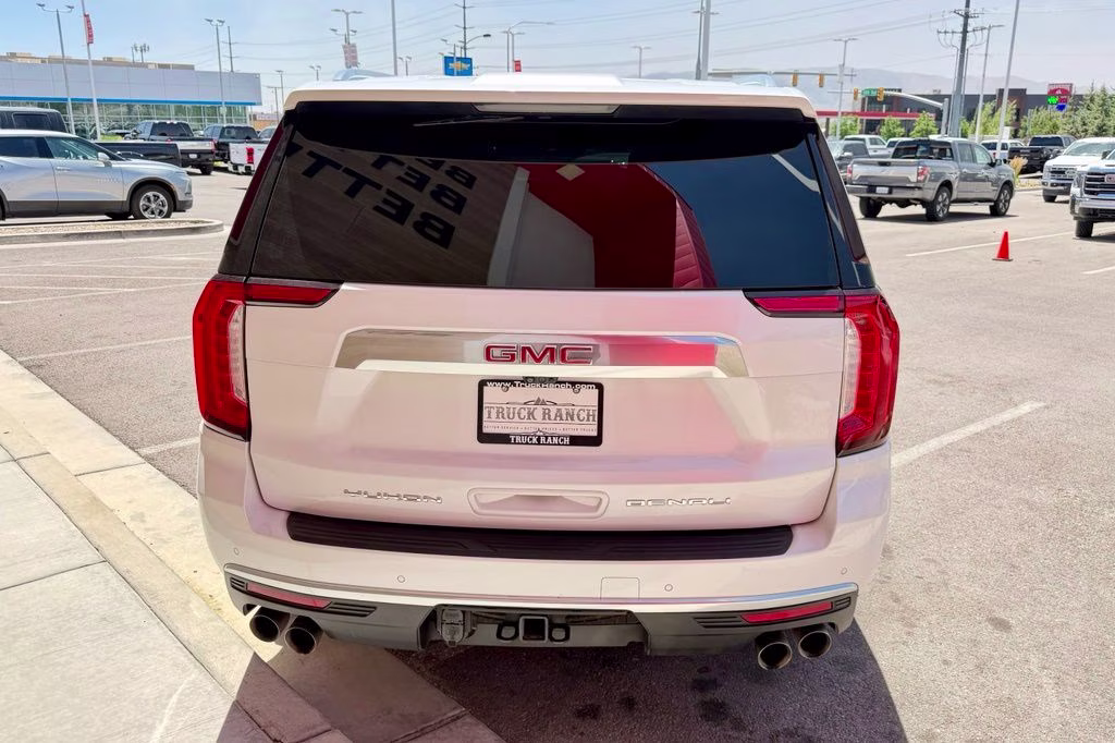 2021 White GMC Yukon XL Denali 4X4 SUV