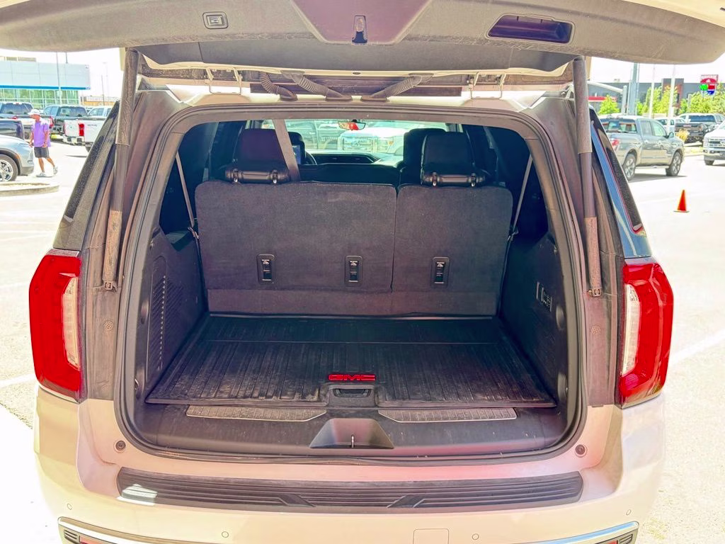 2021 White GMC Yukon XL Denali 4X4 SUV