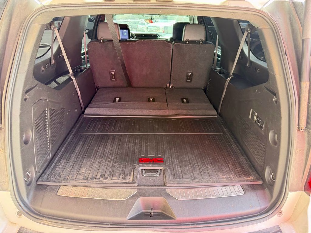 2021 White GMC Yukon XL Denali 4X4 SUV