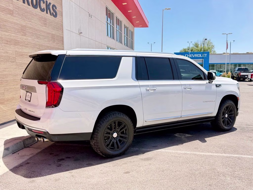 2021 White GMC Yukon XL Denali 4X4 SUV