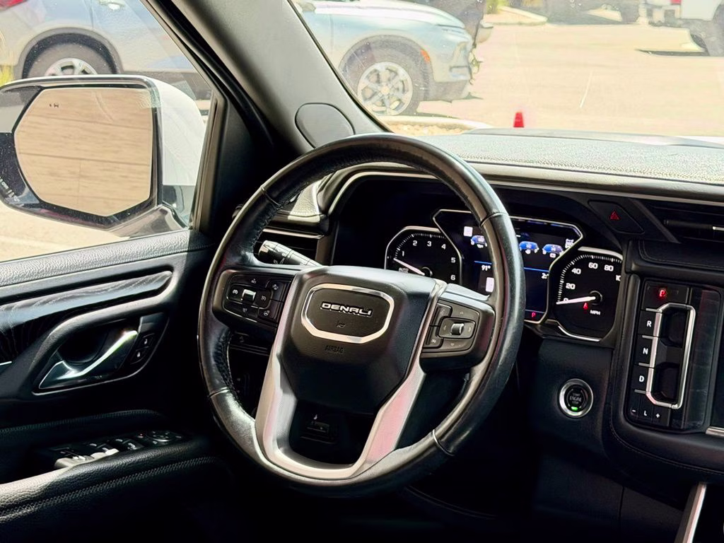 2021 White GMC Yukon XL Denali 4X4 SUV