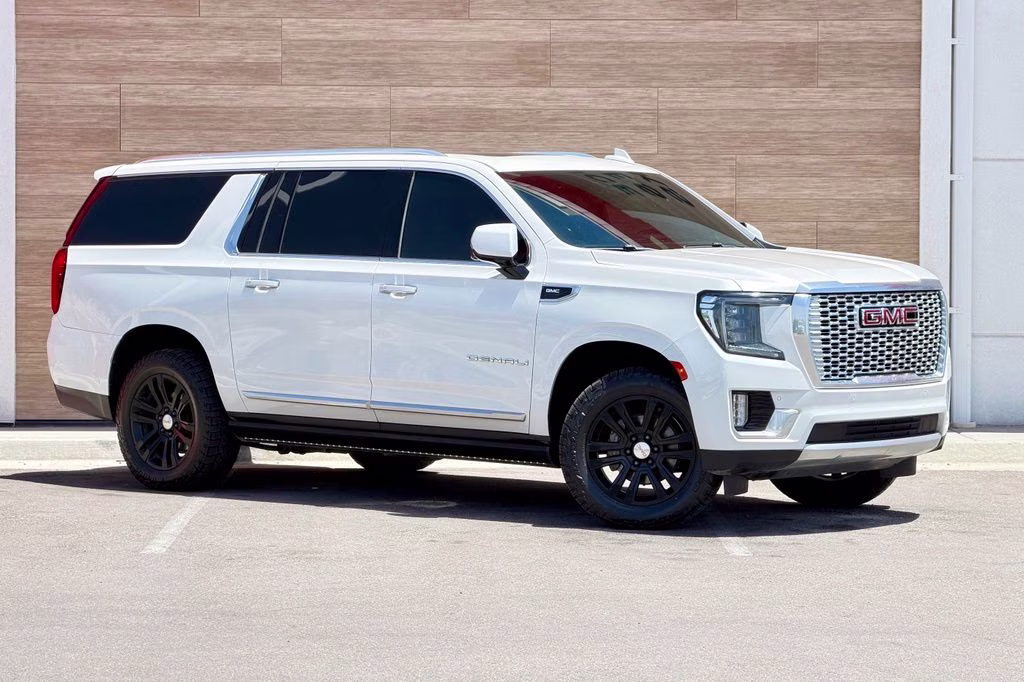 2021 White GMC Yukon XL Denali 4X4 SUV