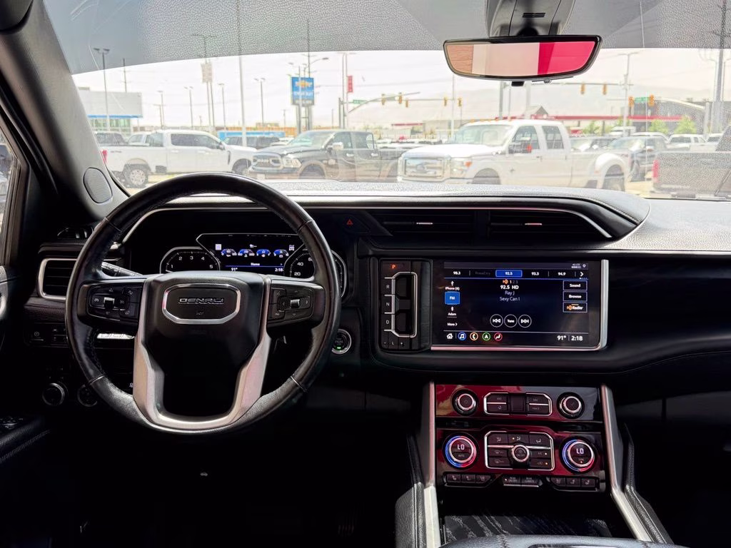 2021 White GMC Yukon XL Denali 4X4 SUV
