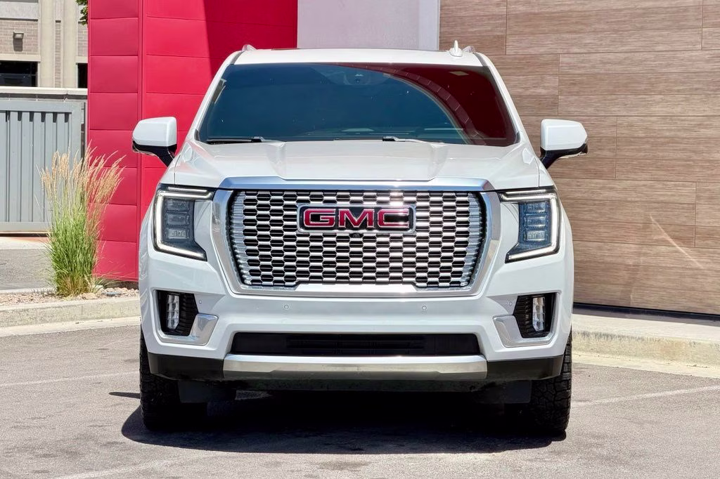 2021 White GMC Yukon XL Denali 4X4 SUV