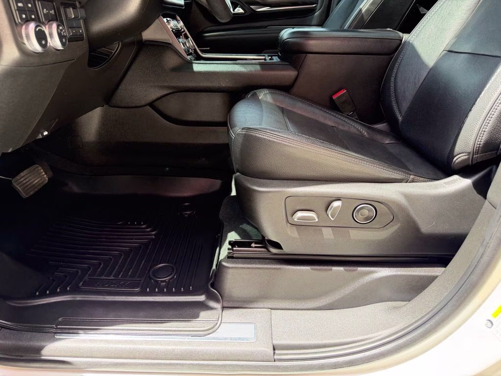 2021 White GMC Yukon XL Denali 4X4 SUV