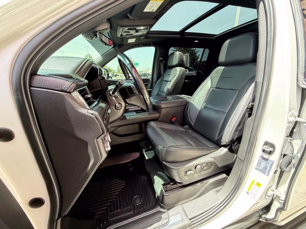2021 White GMC Yukon XL Denali 4X4 SUV