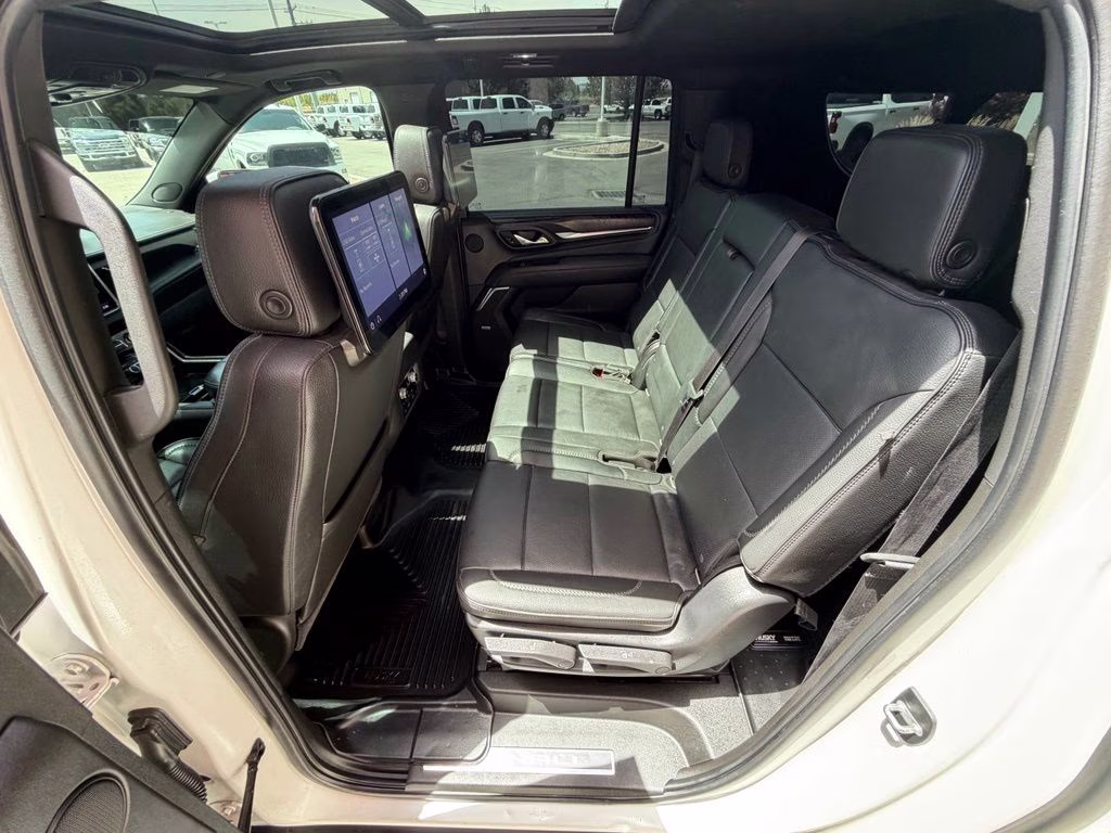 2021 White GMC Yukon XL Denali 4X4 SUV