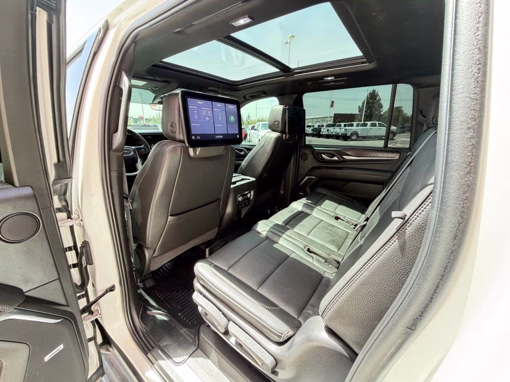 2021 White GMC Yukon XL Denali 4X4 SUV