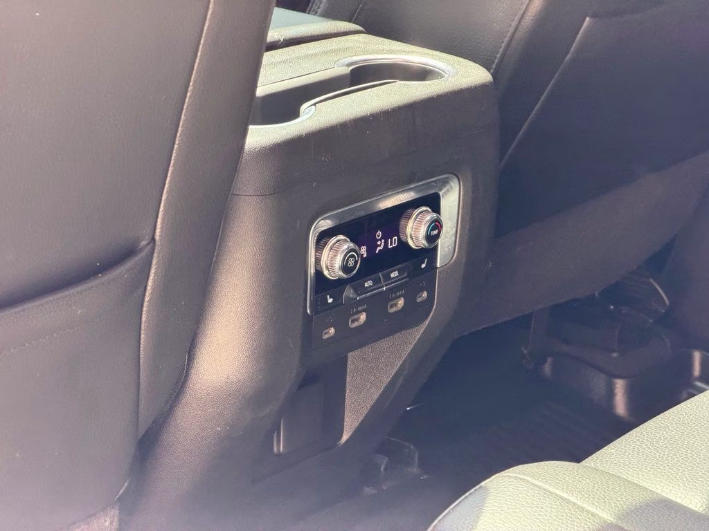 2021 White GMC Yukon XL Denali 4X4 SUV