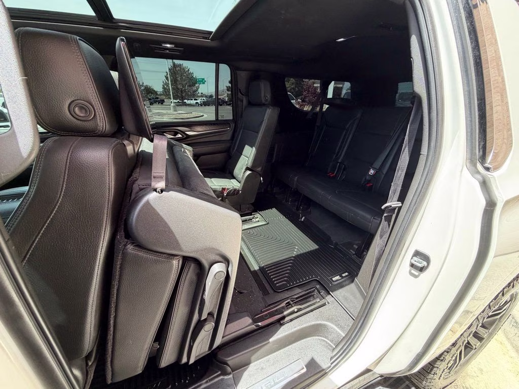 2021 White GMC Yukon XL Denali 4X4 SUV