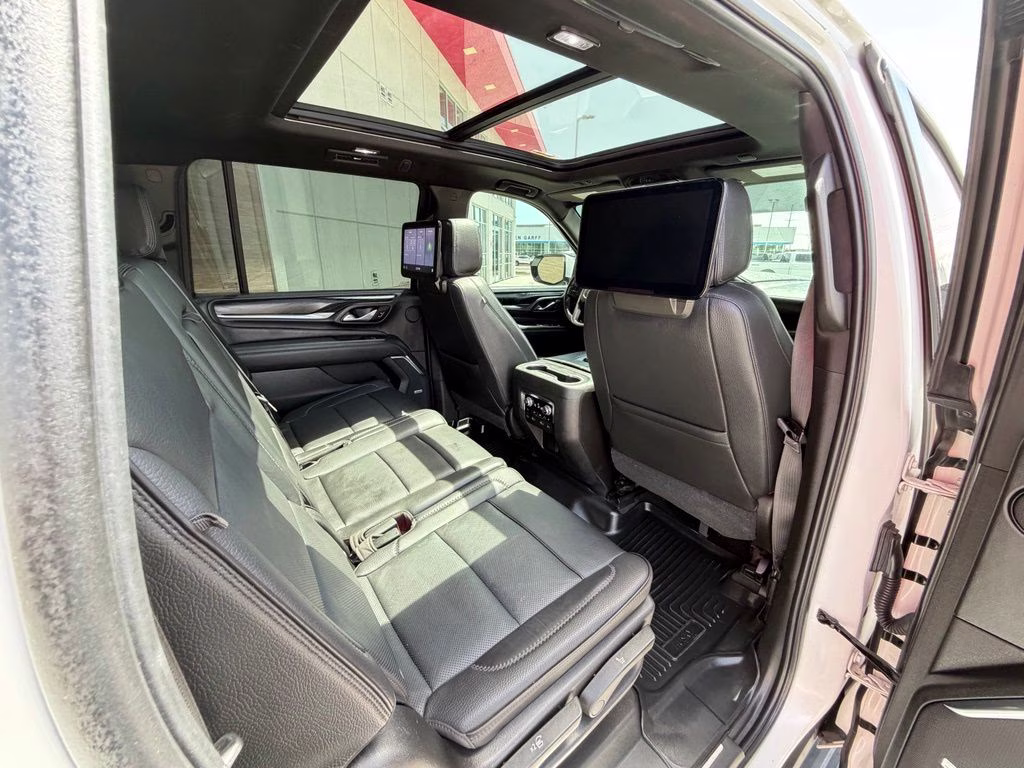 2021 White GMC Yukon XL Denali 4X4 SUV
