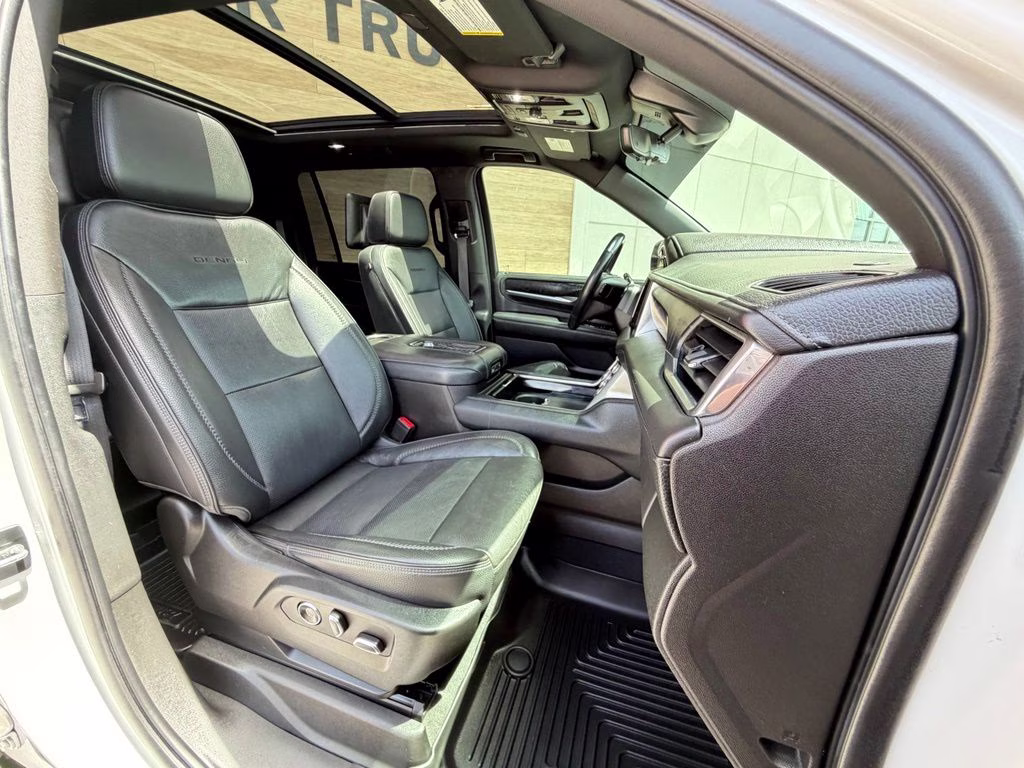 2021 White GMC Yukon XL Denali 4X4 SUV