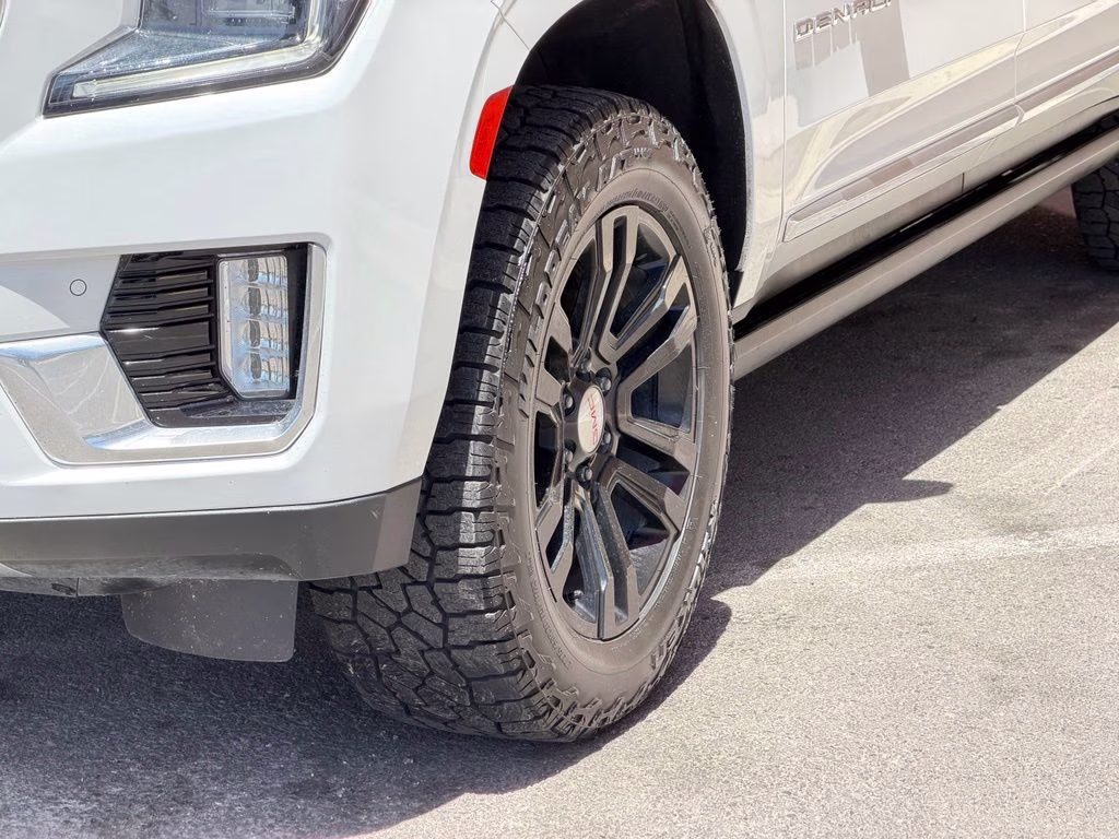 2021 White GMC Yukon XL Denali 4X4 SUV