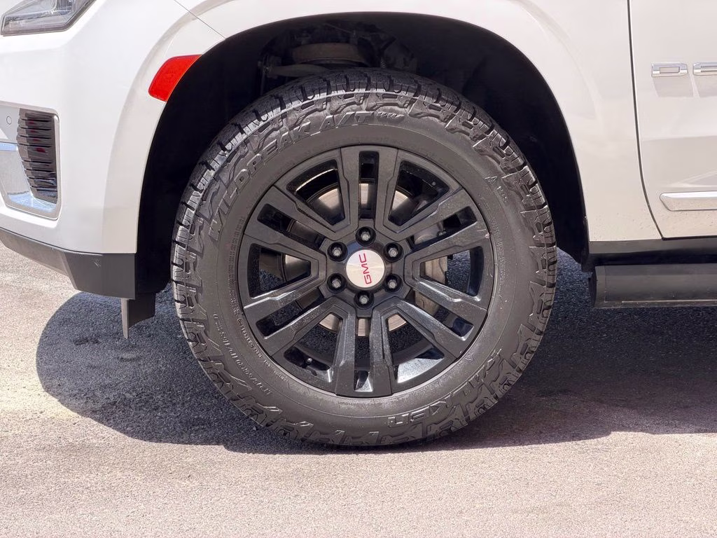 2021 White GMC Yukon XL Denali 4X4 SUV