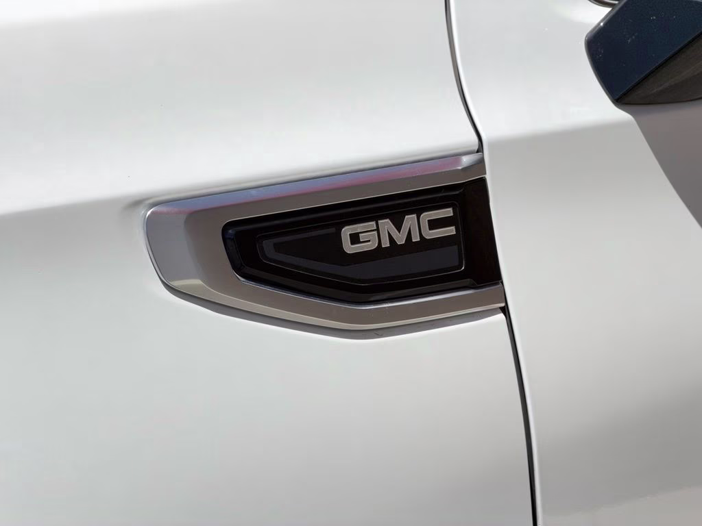 2021 White GMC Yukon XL Denali 4X4 SUV