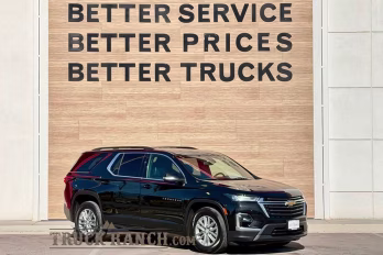 2022 Mosaic Black Metallic Chevrolet Traverse LT Leather SUV