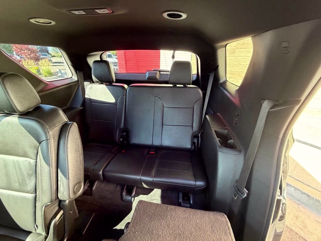 2022 Mosaic Black Metallic Chevrolet Traverse LT Leather AWD SUV