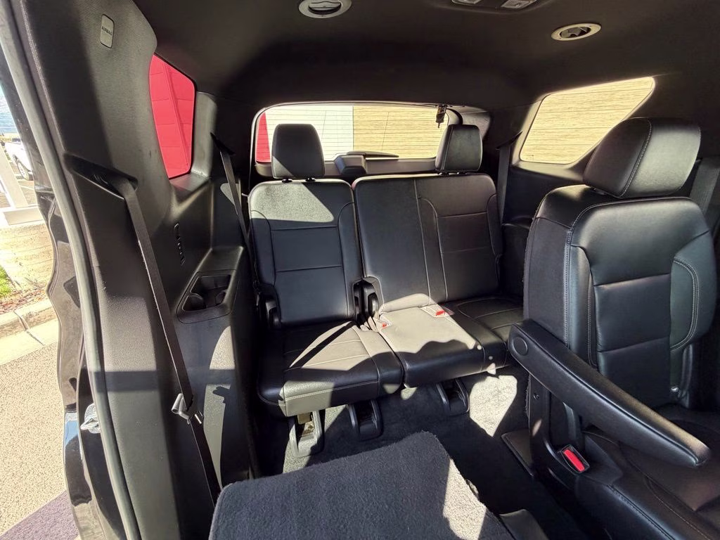 2022 Mosaic Black Metallic Chevrolet Traverse LT Leather AWD SUV