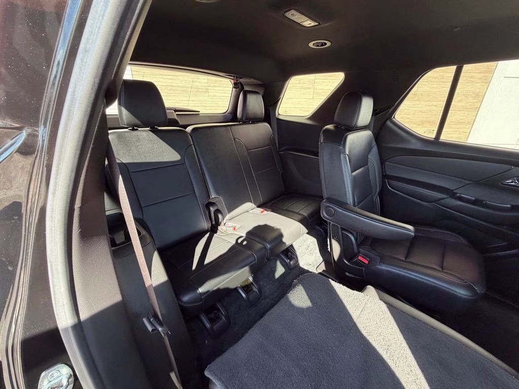 2022 Mosaic Black Metallic Chevrolet Traverse LT Leather AWD SUV