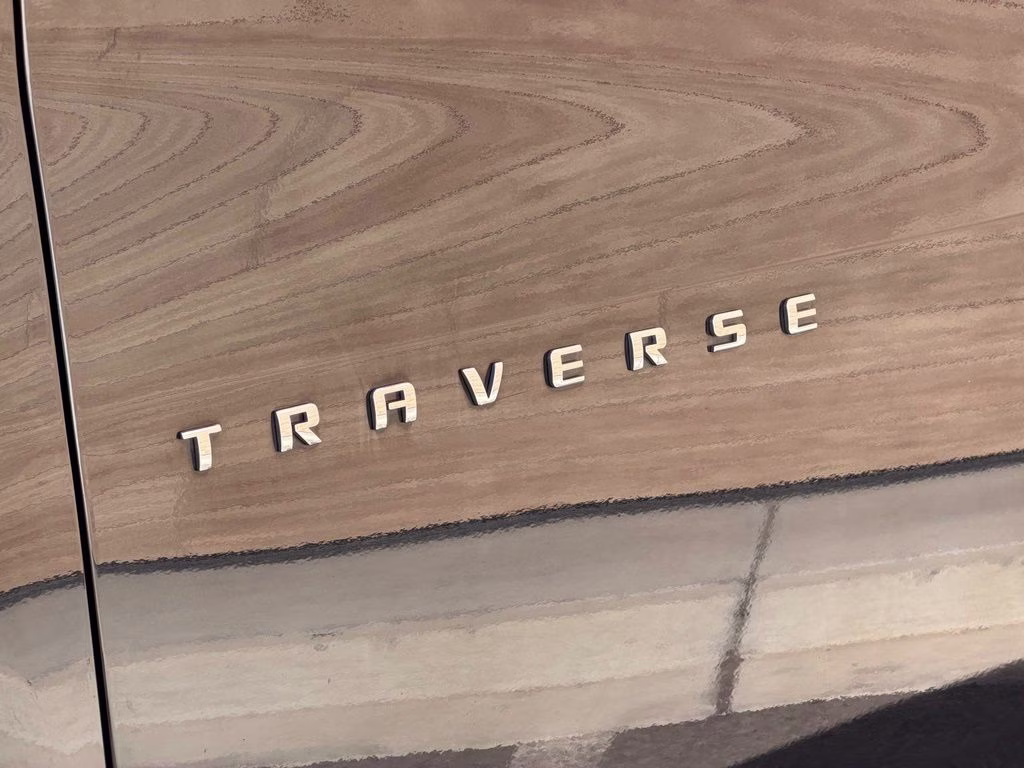 2022 Mosaic Black Metallic Chevrolet Traverse LT Leather AWD SUV